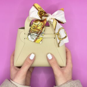 Beauty purse - Q10 Hranilna krema + Vlažilna hialuronska krema + Masažna ploščica Guasha